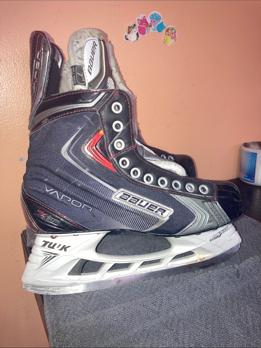 Bauer Vapor X80 Men's Black Ice Hockey Skates with Red Accents